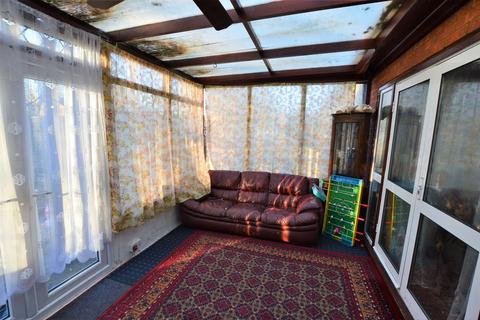 4 bedroom terraced house for sale, Stratford Road, Southall