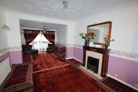 4 bedroom terraced house for sale, Stratford Road, Southall