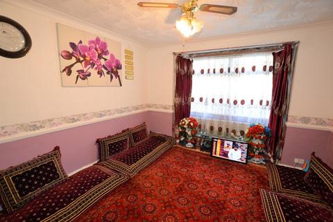 4 bedroom terraced house for sale, Stratford Road, Southall