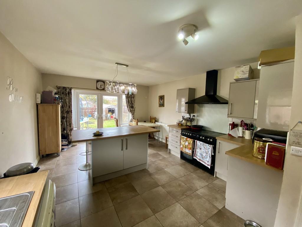 Mill Lane, Cayton Bay, Scarborough 3 bed detached bungalow £235,000