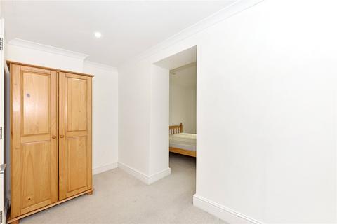 3 bedroom apartment to rent, North Gower Street, Euston, London, NW1