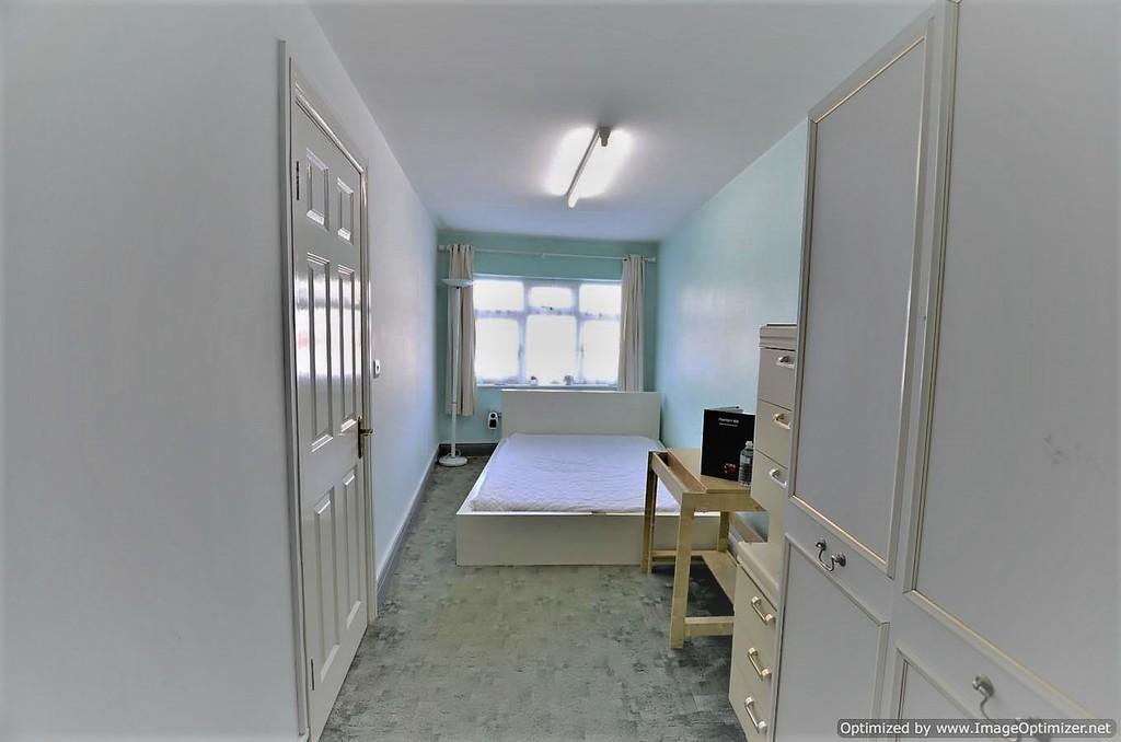 Park Chase, Wembley, HA9 8EQ Studio £555 pcm (£128 pw)