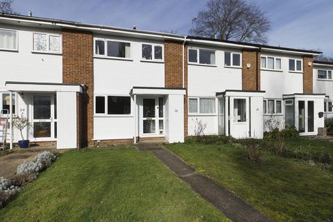 25 Farthings Close, Pinner, HA5 2QR