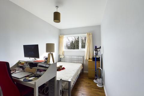 25 Farthings Close, Pinner, HA5 2QR