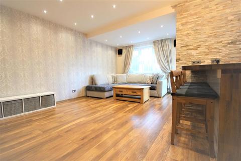 27 Bourne Road, Gravesend, DA12 4EA