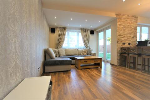 27 Bourne Road, Gravesend, DA12 4EA