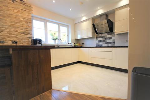 27 Bourne Road, Gravesend, DA12 4EA