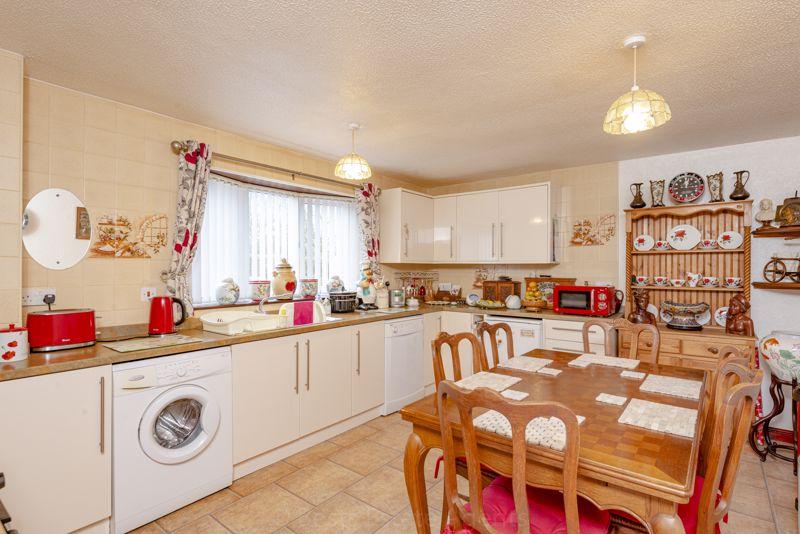 Kitchen dining area