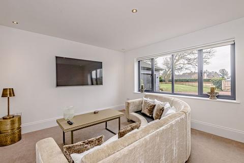 Tall Oaks Chiltern Close, Sandiway, Northwich, CW8 2NE