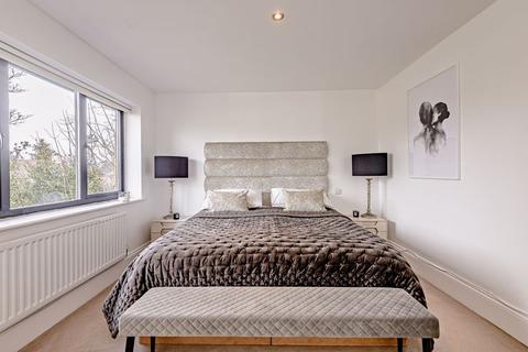 Tall Oaks Chiltern Close, Sandiway, Northwich, CW8 2NE