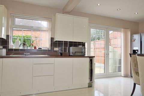 3 Lindens Drive, Sutton Coldfield, B74 2AQ