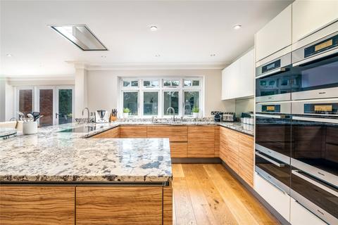 16 Bulstrode Way, Gerrards Cross, SL9 7QU