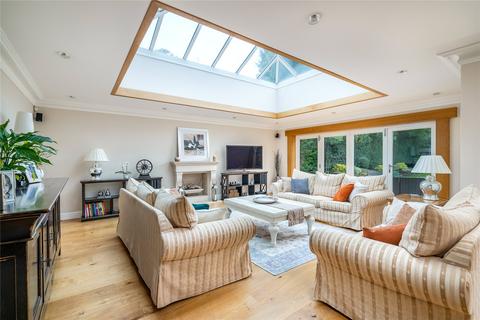 16 Bulstrode Way, Gerrards Cross, SL9 7QU