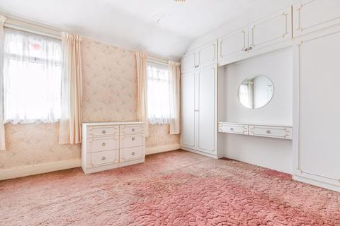 17 Southdown Road, Carshalton, SM5 4LT