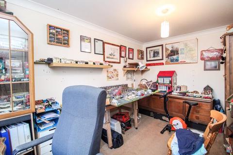 9 Birchtree Drive, Cheddleton, Leek, ST13 7FE