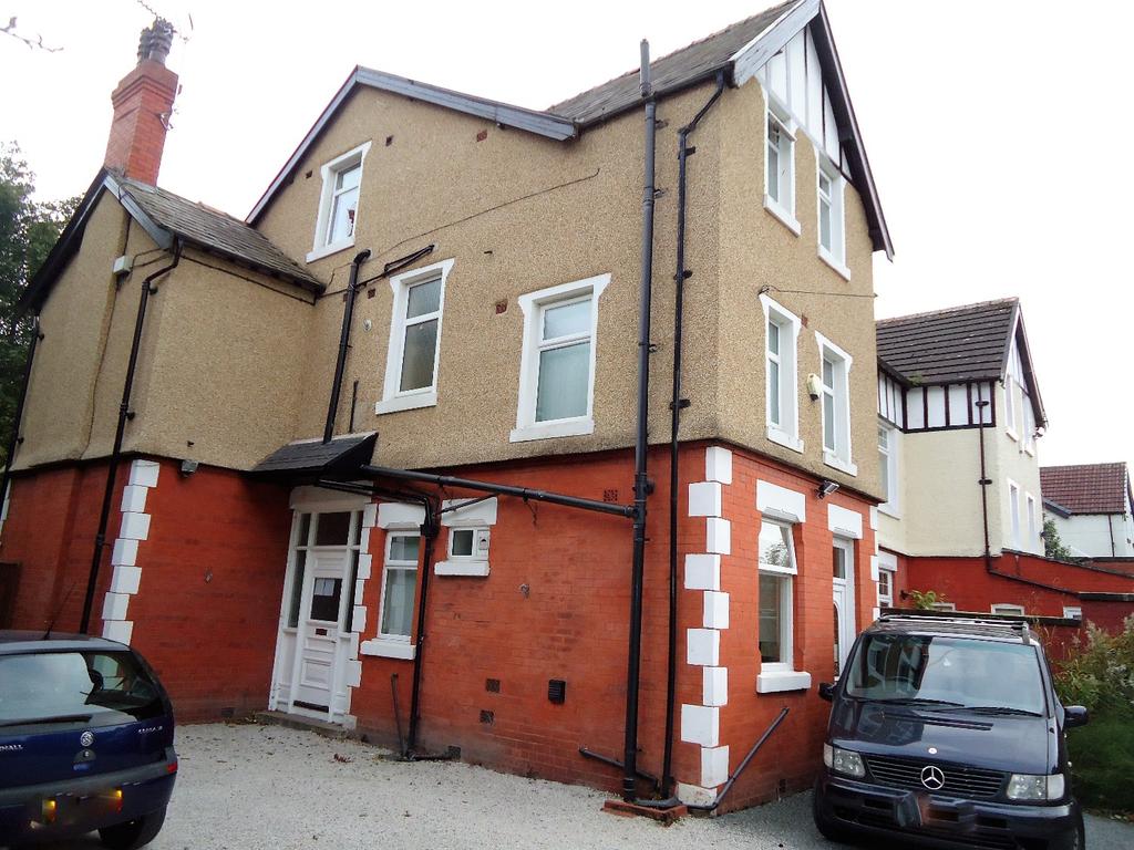 Room 6, Ashville Road, Birkenhead 1 bed in a house share £300 pcm (£