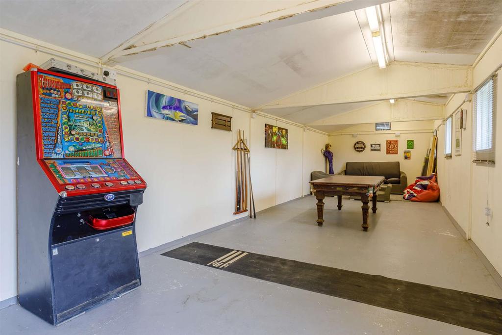 8453076-interior35-800.jpg