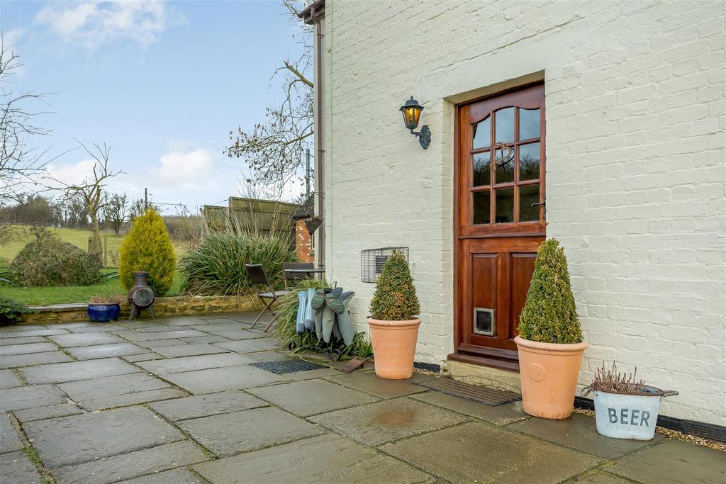 8453076-exterior17v2.jpg