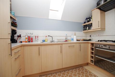 21 Birkdale Close, Swindon, SN25 2DH