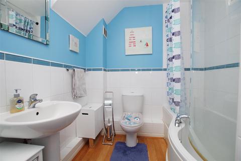 21 Birkdale Close, Swindon, SN25 2DH