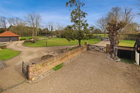Broadley House Common Road, Broadley Common, Waltham Abbey, EN9 2DF