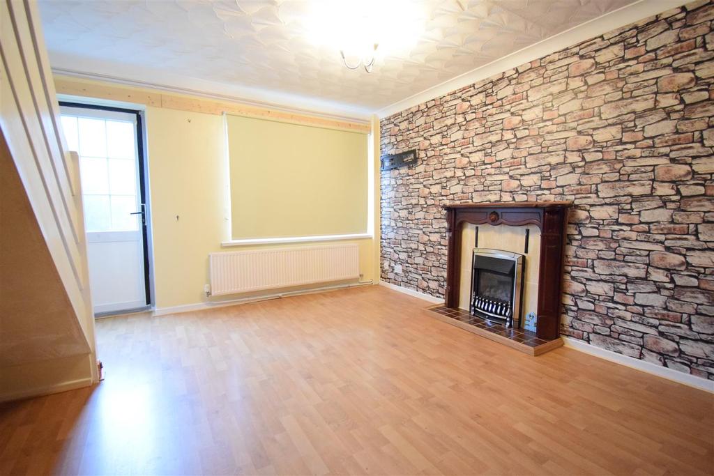Pen Y Cae, Caerphilly 2 bed terraced house £130,000