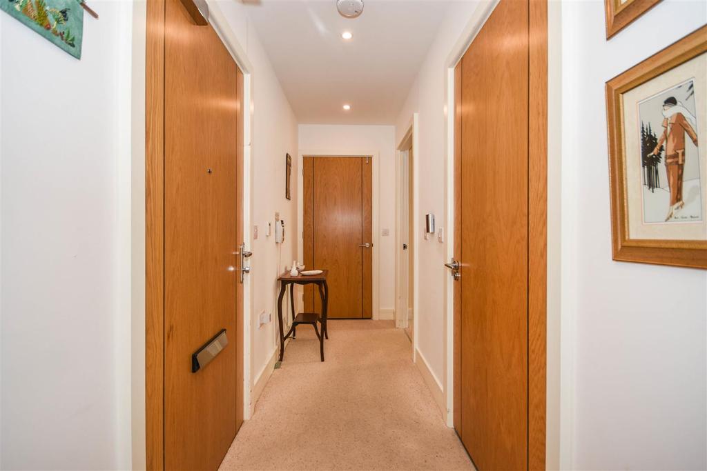 Hallway.jpg