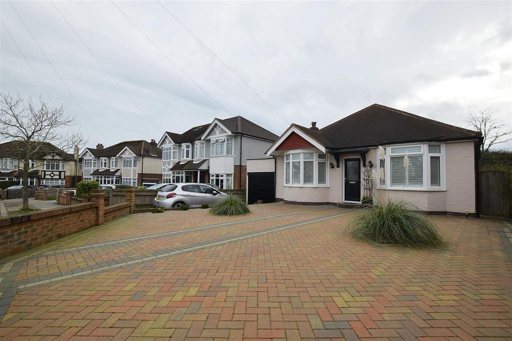 Park Drive, Hastings 3 bed detached bungalow £450,000