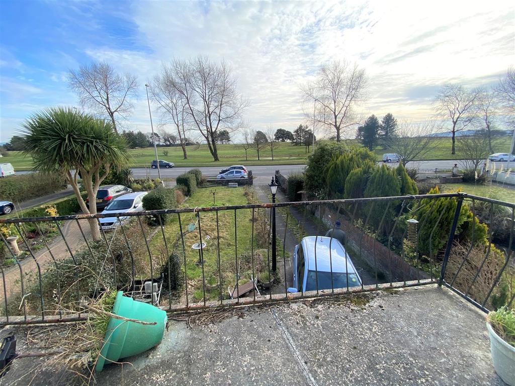 Mumbles Road, Blackpill, Swansea 3 bed detached house £220,000
