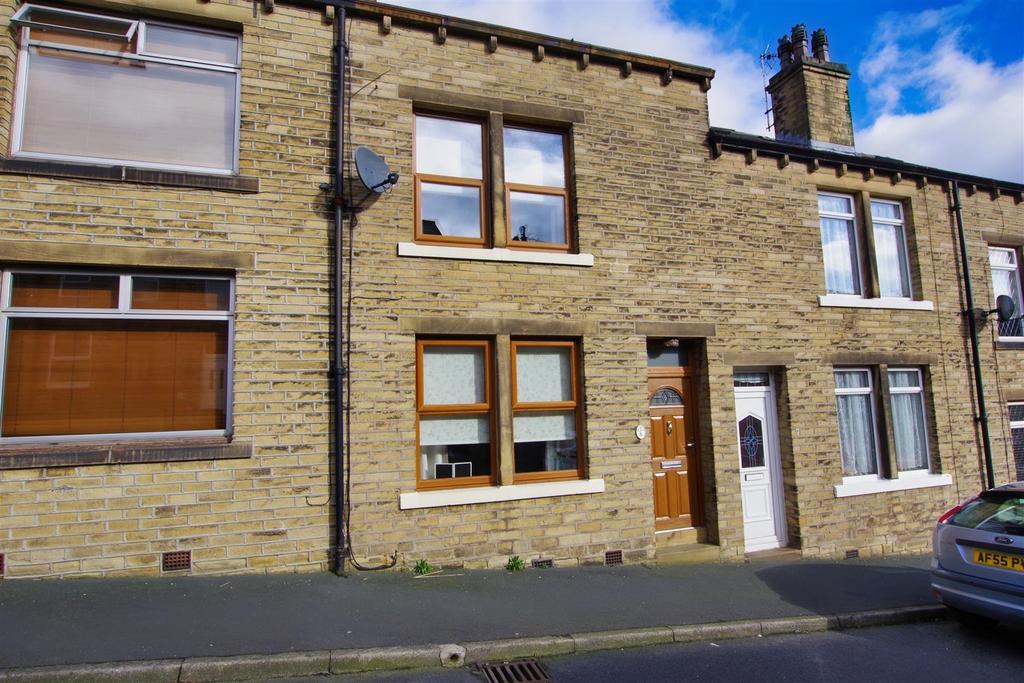 North Street, Holywell Green, Halifax 3 bed terraced house £150,000