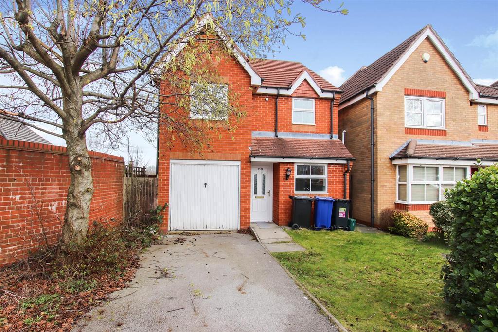 Woodrow Way, Chesterton, Newcastle, Staffs 3 bed detached house £800