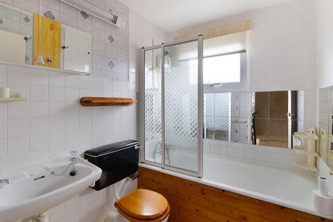 28 Fuggles Close, Paddock Wood, Tonbridge, TN12 6EH