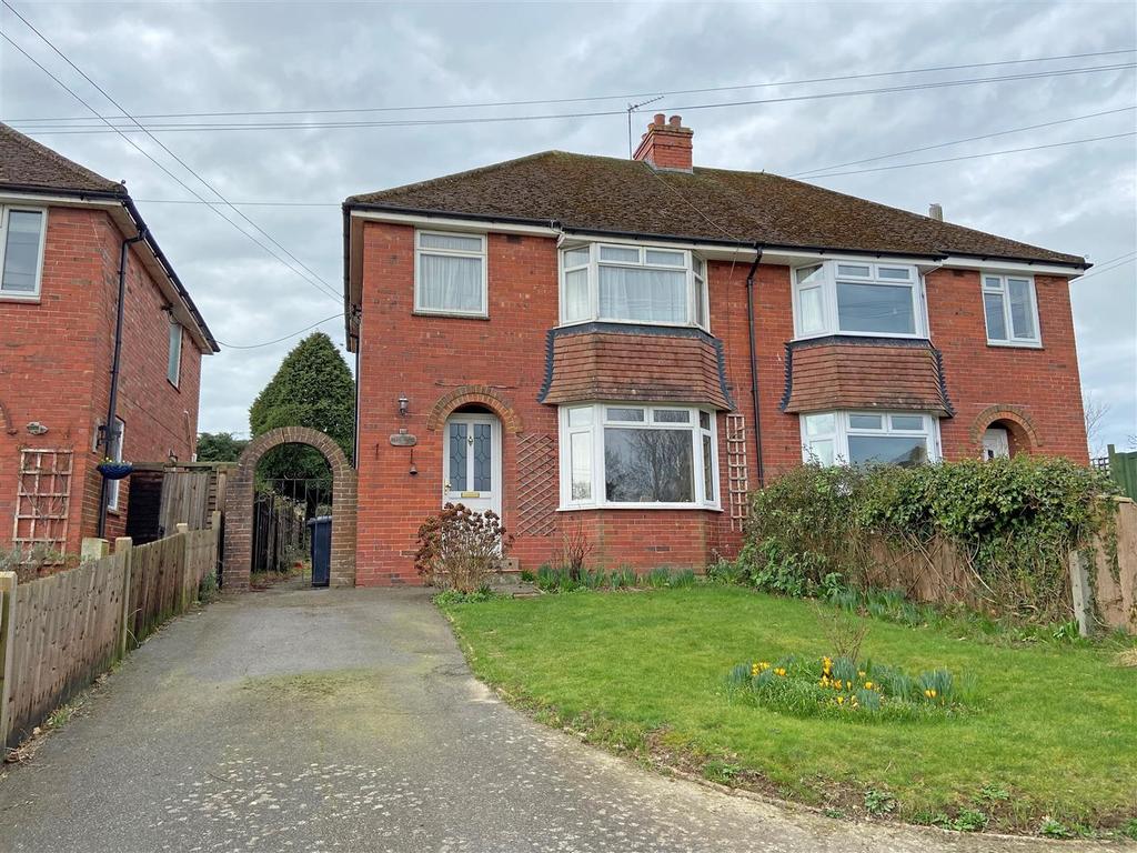Station Road, Hailsham 3 bed semidetached house for sale £265,000