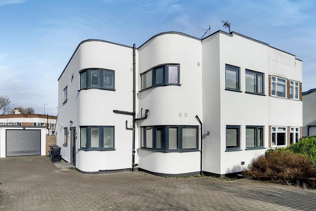 Farnaby Road, Shortlands, Bromley, BR2 4 bed semidetached house £875,000