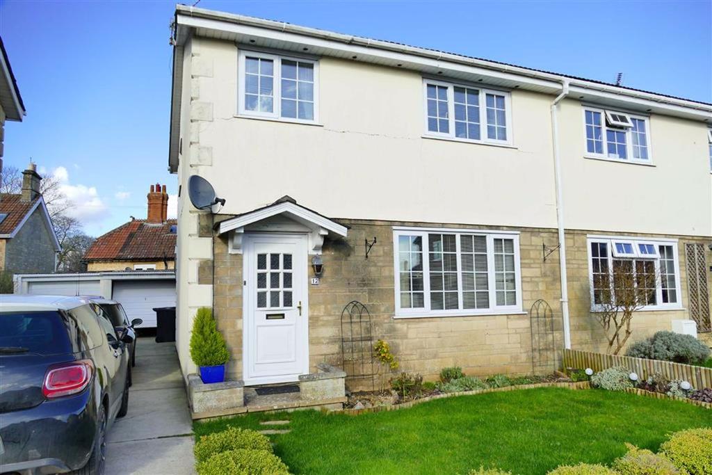 Curzon Close, Calne 3 bed semidetached house £235,000