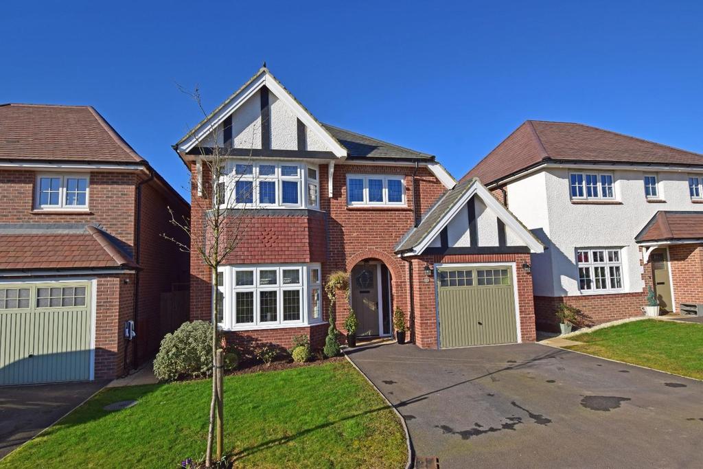 11 Sparrow Walk, front 3.jpg