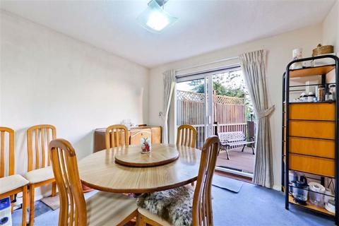 9 Caddis Close, Stanmore, HA7 3TL