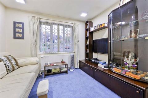 9 Caddis Close, Stanmore, HA7 3TL