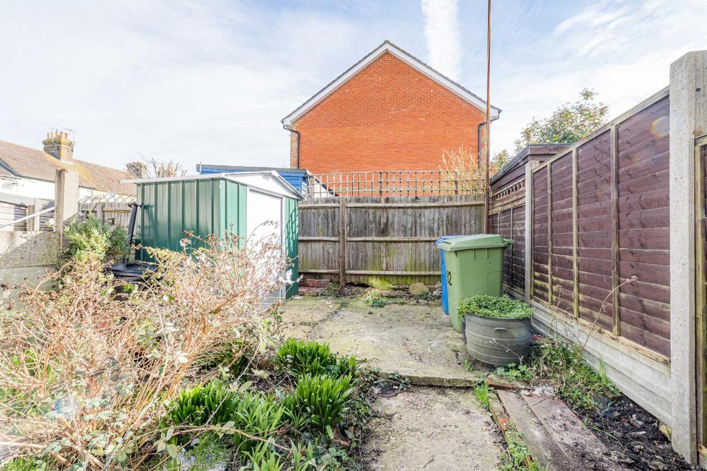 Westgate Road, Faversham 3 bed terraced house £155,000