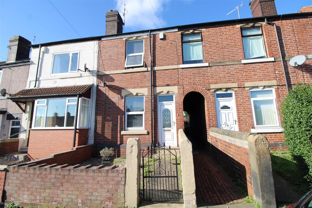 Claypit Lane, Rawmarsh, Rotherham, S62 2 bed terraced house £85,000