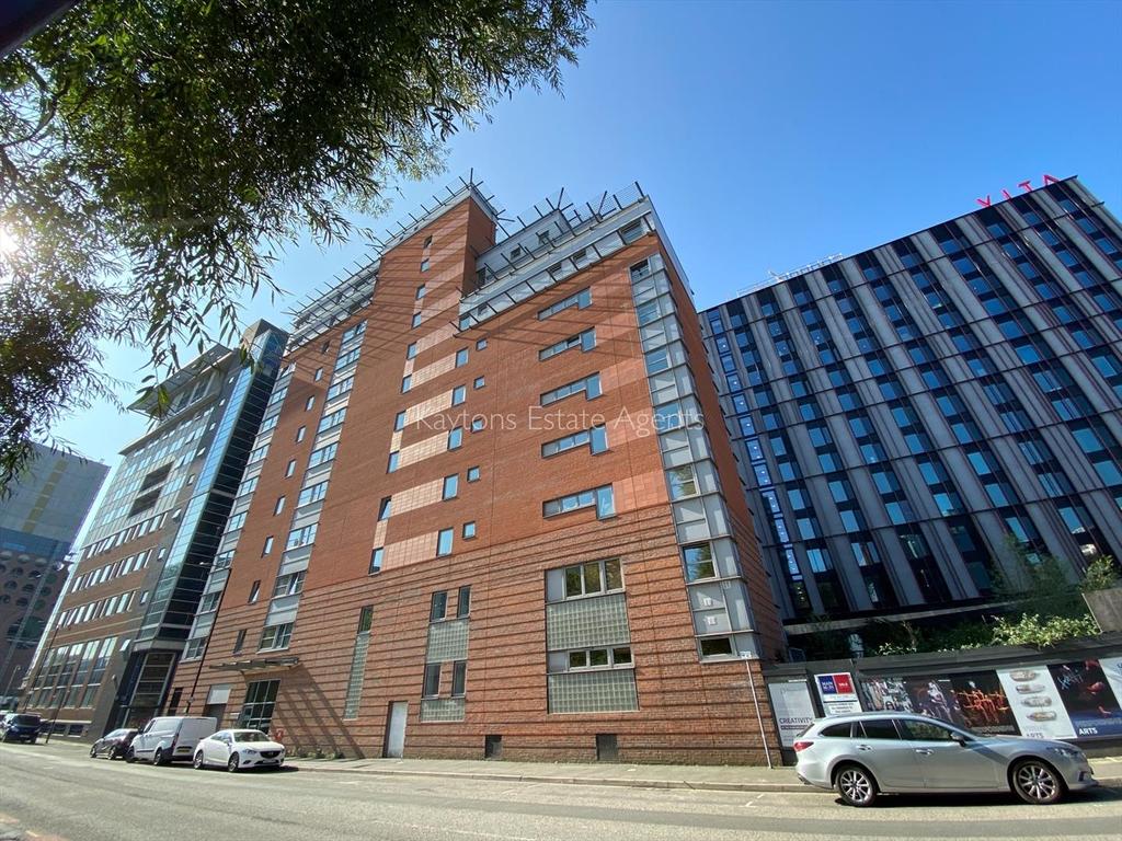 Montana House, 136 Princess Street 2 bed apartment £1,050 pcm (£242 pw)