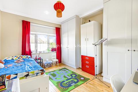 52 Manor Park Road, West Wickham, BR4 0JZ