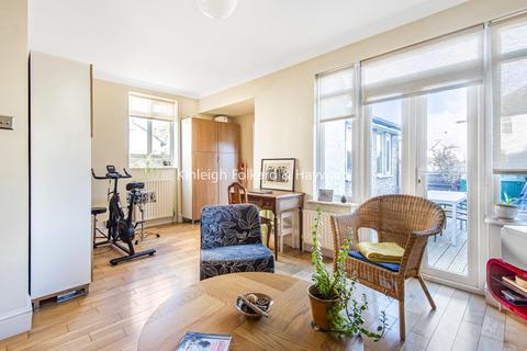 52 Manor Park Road, West Wickham, BR4 0JZ