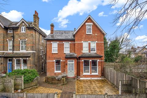1a Birch Grove, London, SE12 0SS