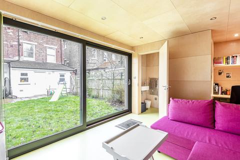 1a Birch Grove, London, SE12 0SS