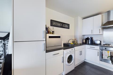 1 bedroom flat to rent, Cavatina Point, 3 Dancers Way, London, SE8