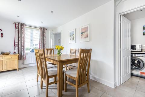 29 Empire Drive, Carterton, OX18 1BZ