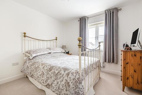 29 Empire Drive, Carterton, OX18 1BZ