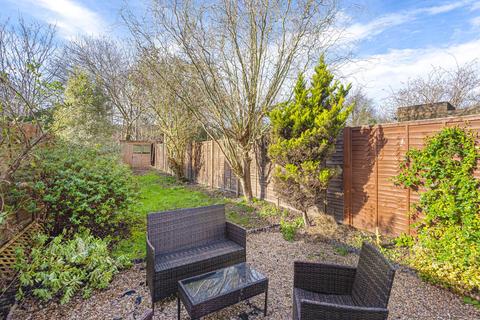 146a Courthill Road, London, SE13 6DR