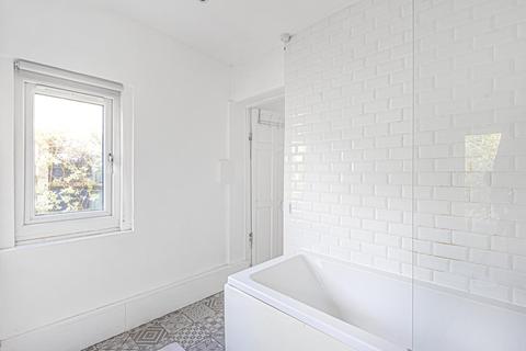 146a Courthill Road, London, SE13 6DR